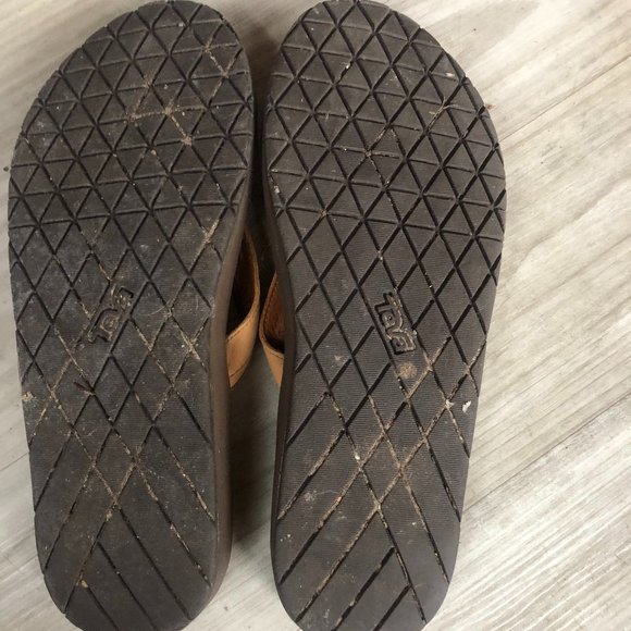 Teva tan women's thong flip flop leather sandals size 9 - Picture 3 of 4